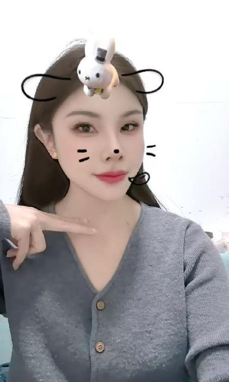 很有女友感的波波-51花探