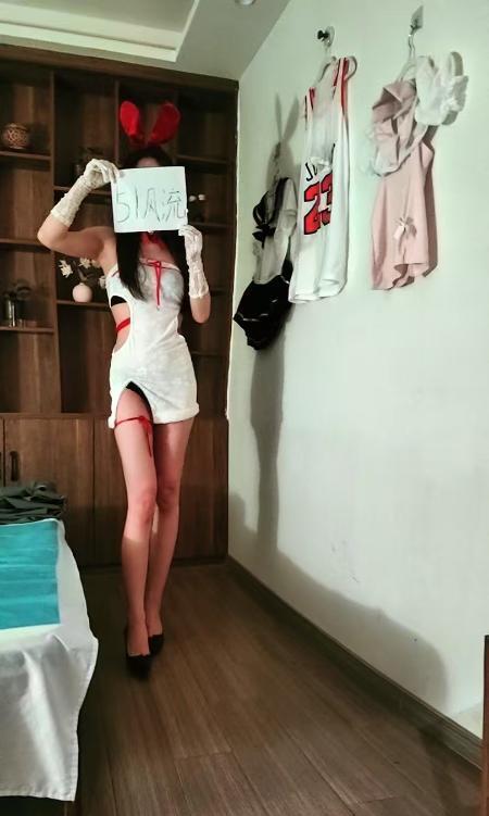 雨花清涩美女多多-51花探