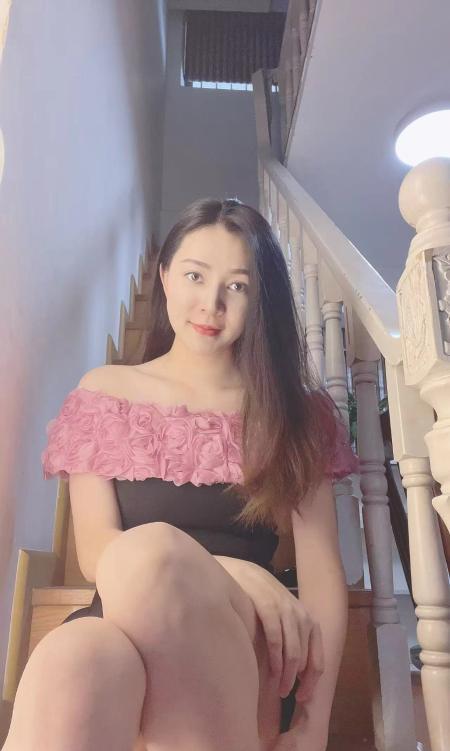 黑丝性感少妇小可乐-51花探